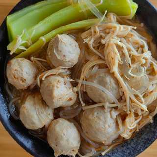 蔬菜肉丸红薯粉汤