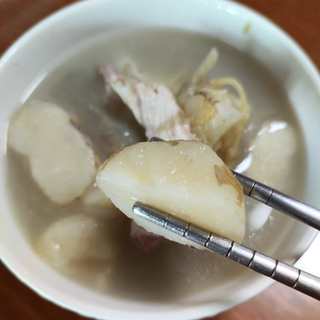 鱼腥草马蹄肉片汤