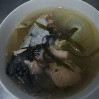 鲤鱼豆腐海带汤