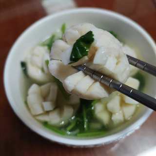 墨鱼丸香菜汤