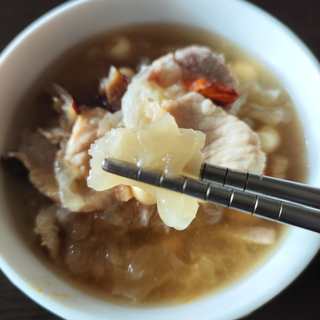 银耳鸡头米肉片汤