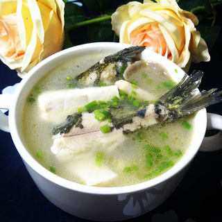 黄骨鱼豆腐汤