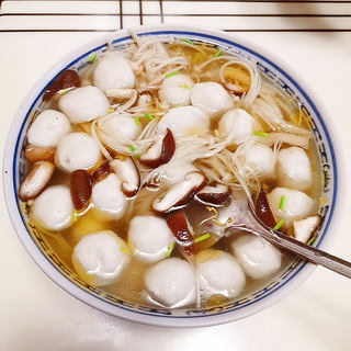 金针菇鱼丸汤