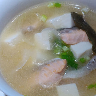三文鱼味噌汤