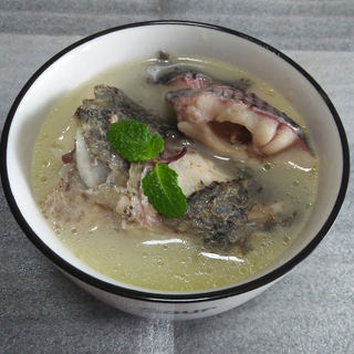 炖乌鱼汤