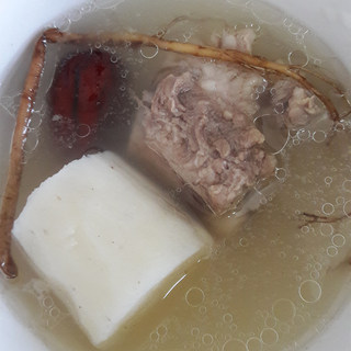 五指牛奶排骨汤