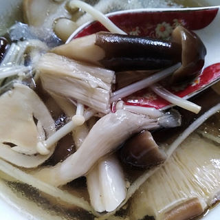 菌菇什锦汤