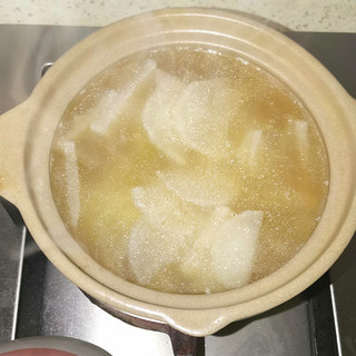 白萝卜牛肉汤