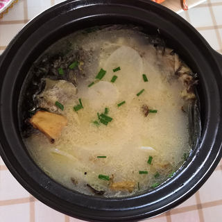 鲫鱼萝卜汤