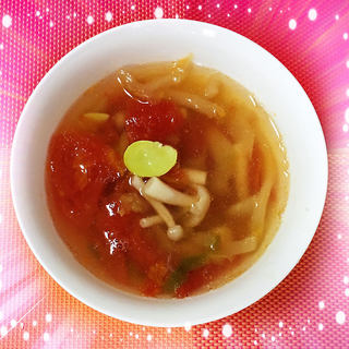 榨菜白玉菇西红柿蚕豆瓣汤