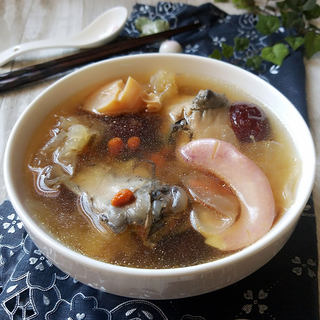 雪耳乌鸡汤