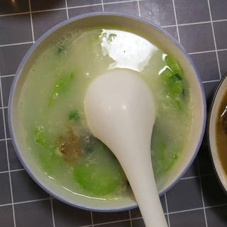 不用学都会的黄瓜皮蛋汤