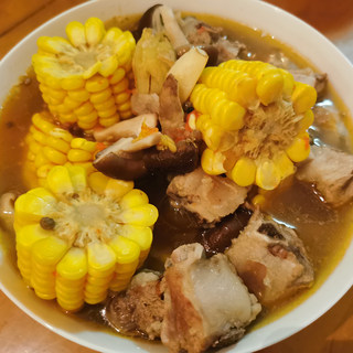 香菇玉米排骨汤