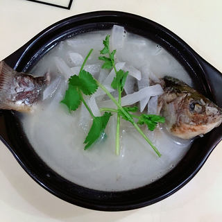 白萝卜鲫鱼汤