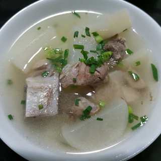 龙骨炖白萝卜