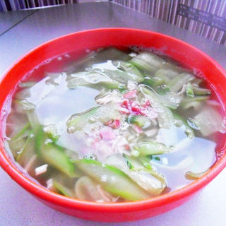 鱿鱼丝丝瓜汤