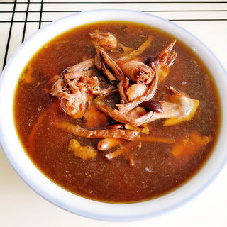 茶树菇母鸡汤