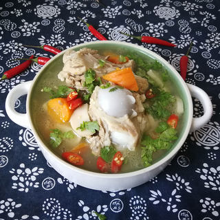 胡萝卜大骨汤