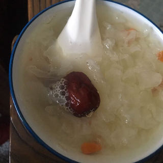 银耳枸杞大枣汤