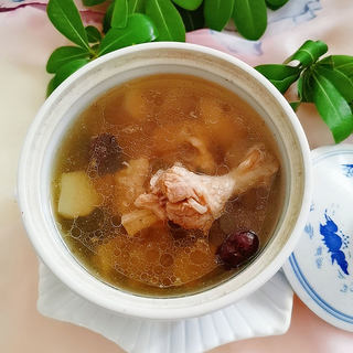 鸭腿红枣梨汤