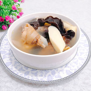 茭白木耳鸡汤