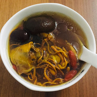 虫草花香菇鸡汤