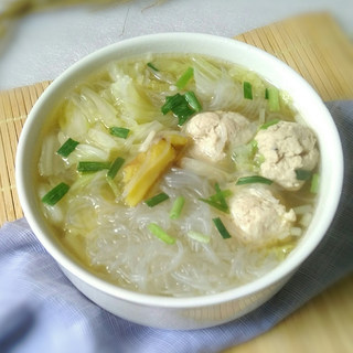 粉丝白菜鸡肉丸汤