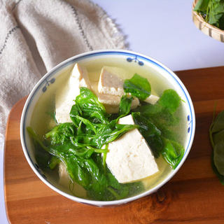 豌豆尖豆腐汤