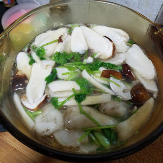 松茸菌牛肉汤