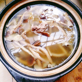 茶树菇排骨汤