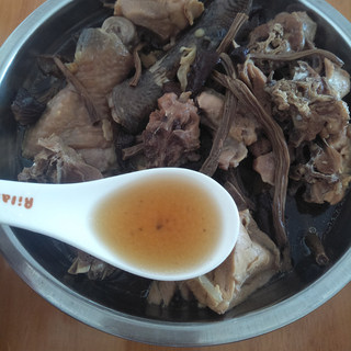 红参炖鸡汤
