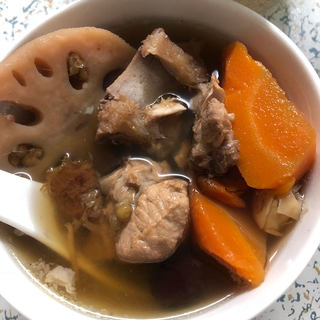 莲藕绿豆骨头汤，棒棒哒🎉