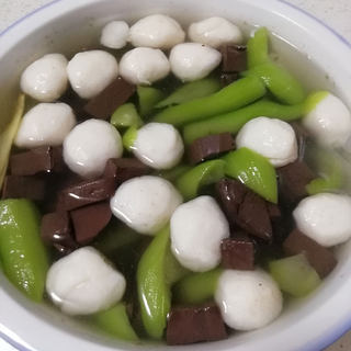 鹅血丝瓜鱼丸汤