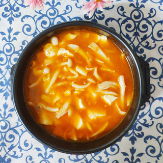 暖身美食 西红柿 豆腐 蘑菇汤