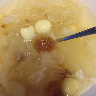 桃胶银耳汤