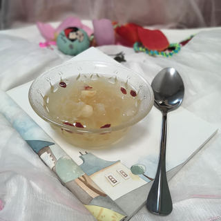 莲子银耳羹