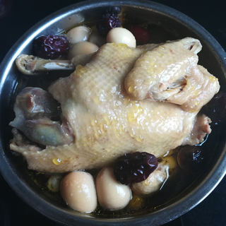 红枣桂圆莲子炖鸡