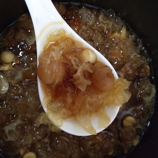 银耳莲子羹