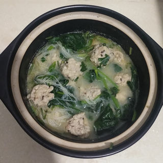 菠菜丸子汤