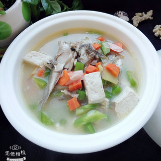 鲫鱼炖豆腐