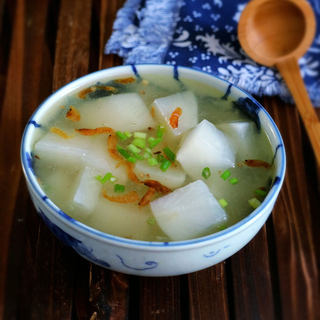 白萝卜虾米汤