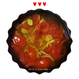 西红柿榨菜蚕豆瓣汤