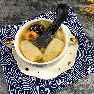 红枣桂圆乌鸡竹荪汤