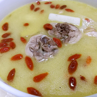 枸杞淮山鸡汤