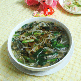 韭菜绿豆芽鳝丝羹