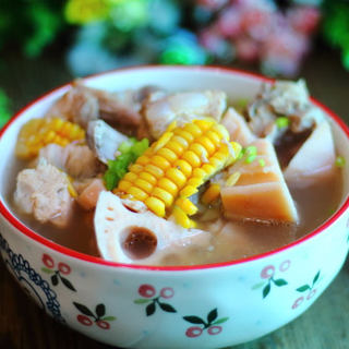 莲藕排骨玉米汤