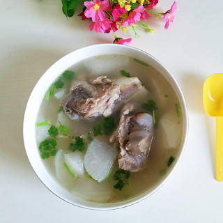 白萝卜大骨汤
