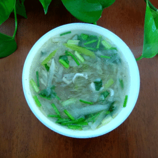 萝卜丝虾皮香菜粉丝汤