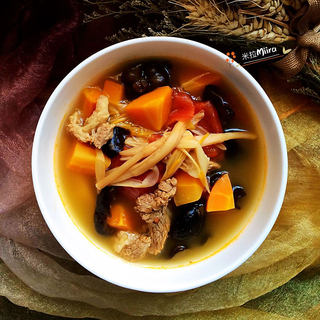 黄花番茄牛肉汤