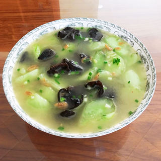 黄瓜木耳虾皮汤